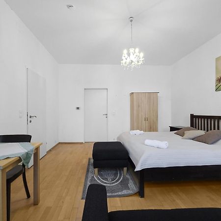 Three King-Size Beds, Three Bedrooms Viena Exterior foto